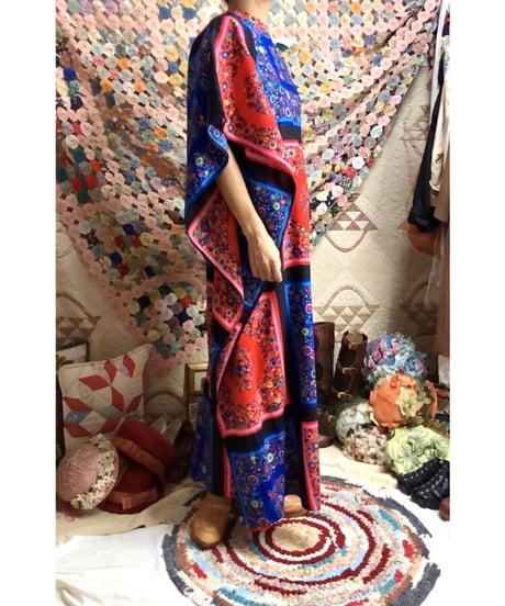 60's flower kaftan dress