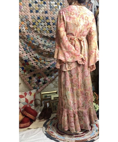 1970's angel sleeve botanical one-piece