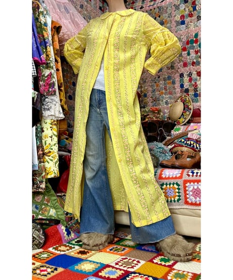 70s balloon sleeve dress