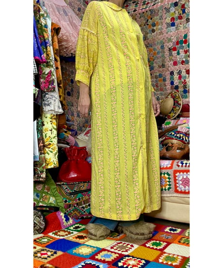 70s balloon sleeve dress