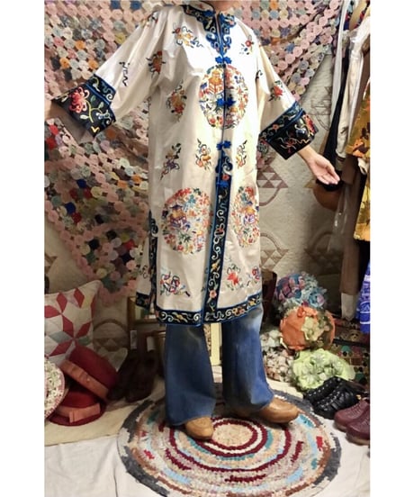50's chinese embroidered robe