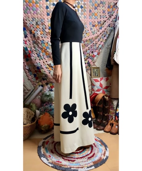 60s monotone flower dress