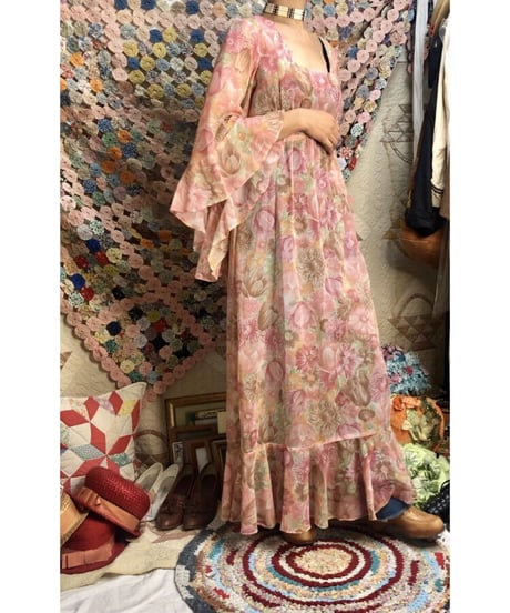 1970's angel sleeve botanical one-piece