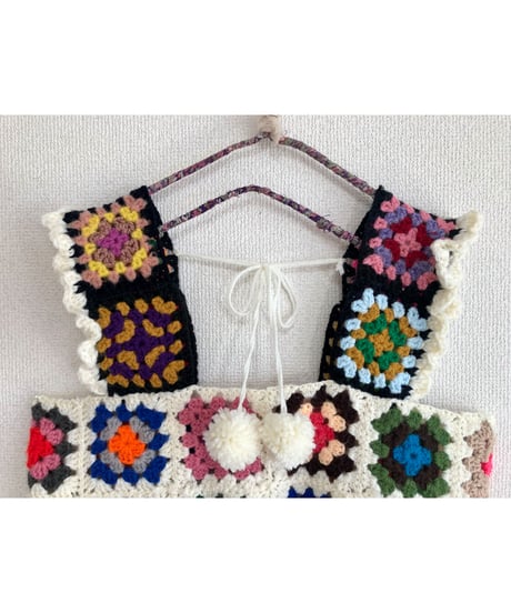 granny square vest white×black