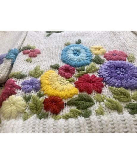 1960's flower embroidered cardigan