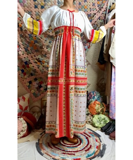 70's balloon sleeve dress