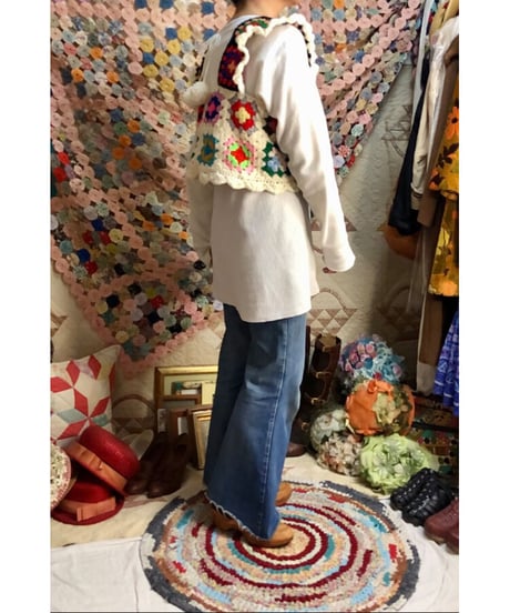 granny square vest white×black