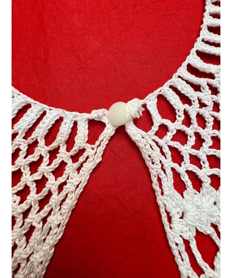 heart motif crochet collar