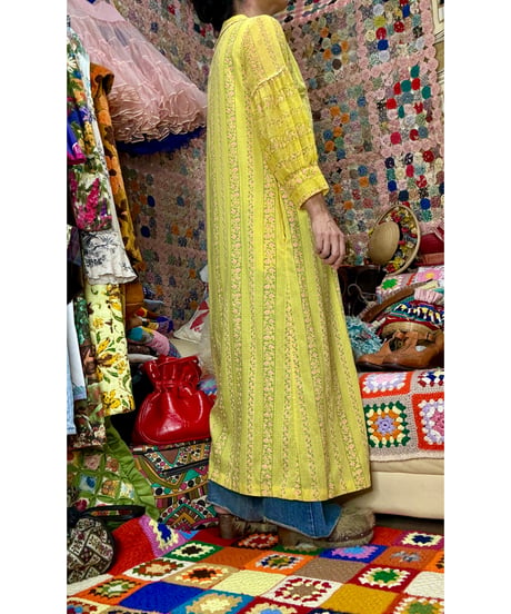 70s balloon sleeve dress