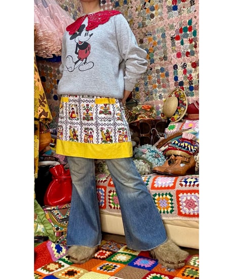 folk art half apron
