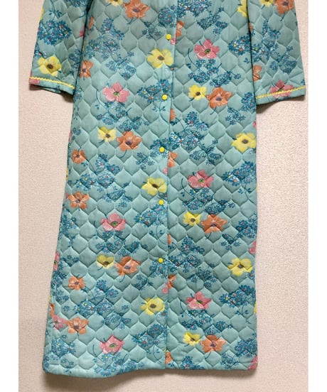 60-70's flower quilting robe