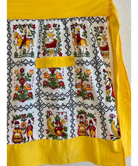 folk art half apron