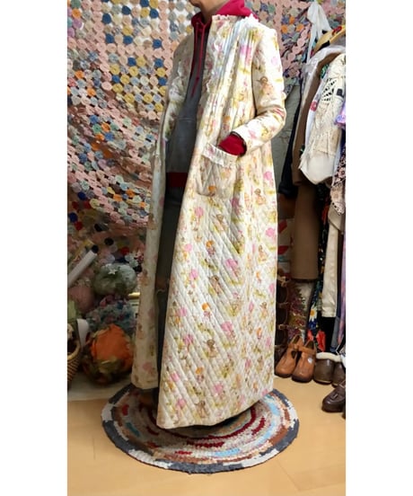 70s quilted sweet robe