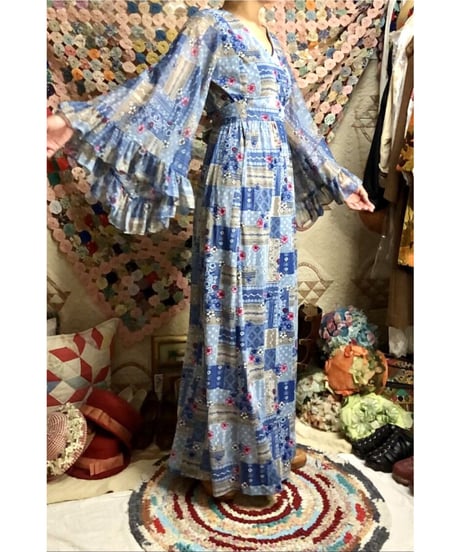 60's angel sleeve dress