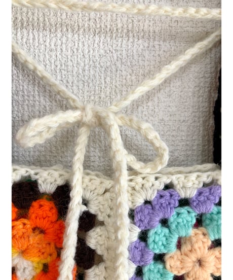 granny square vest white×black