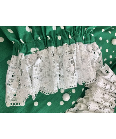 balloon sleeve polka dots blouse