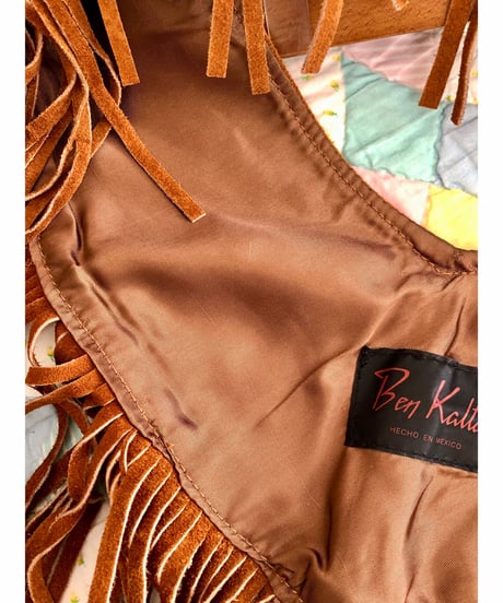 suède fringe collar