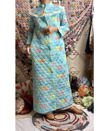 60-70's flower quilting robe