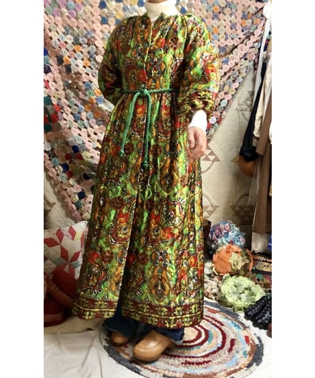 60's quilted paisley robe