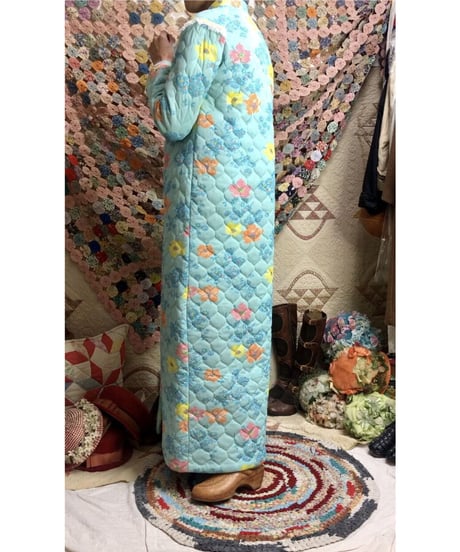 60-70's flower quilting robe