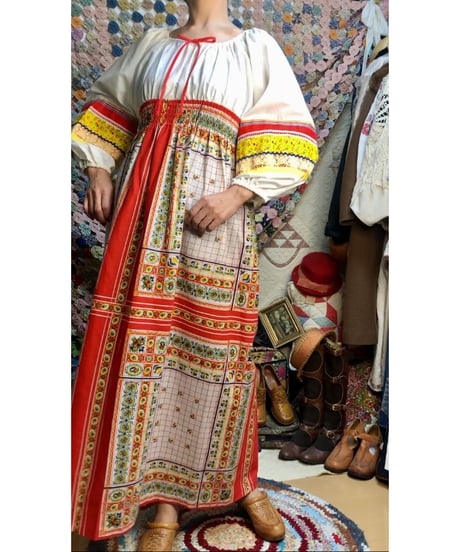 70s balloon sleeve flower print dress