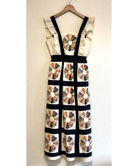 60-70s dresden plate apron dress