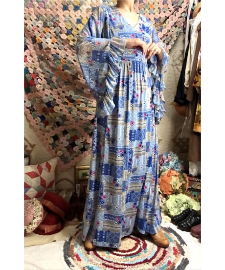 60's angel sleeve dress