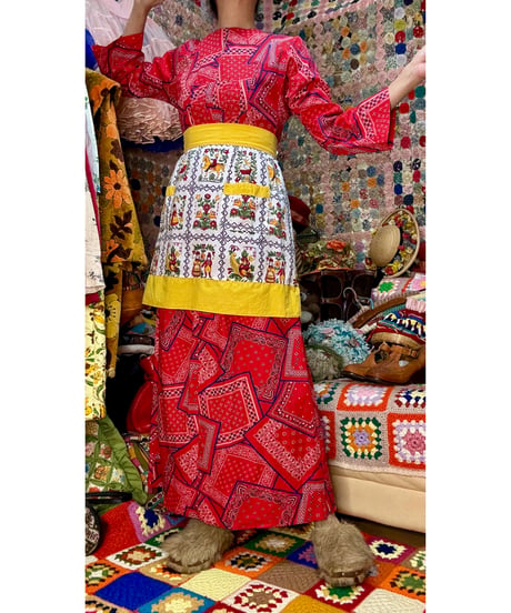 folk art half apron