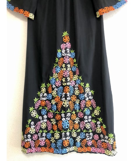 60s embroidered dress