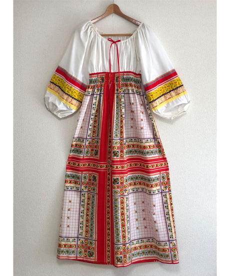 70's balloon sleeve dress