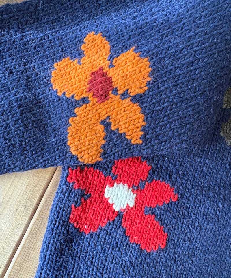 ecuador hand knit daisy sweater | Quilt