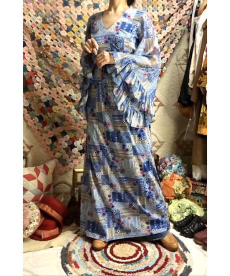 60's angel sleeve dress