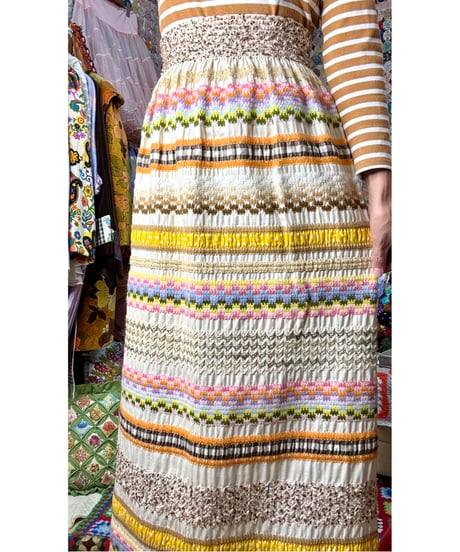 70s embroidered ribbon work skirt