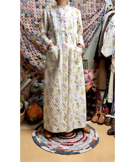 70s quilted sweet robe