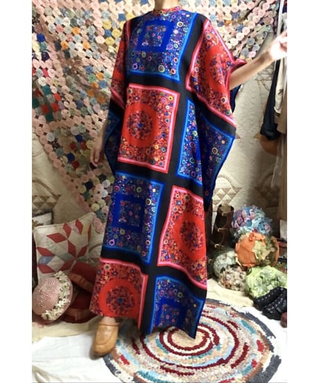 60's flower kaftan dress