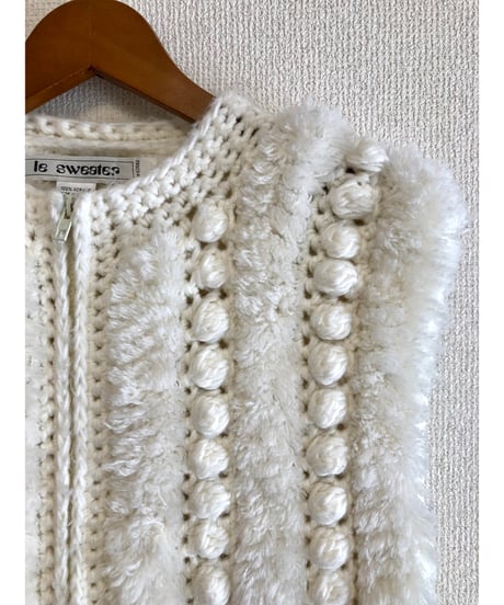 pompom knit vest