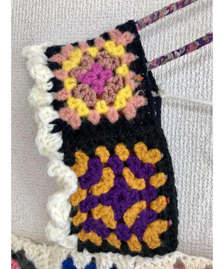 granny square vest white×black