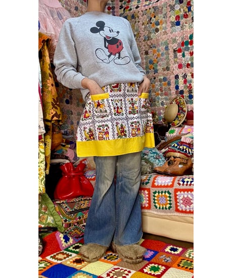 folk art half apron