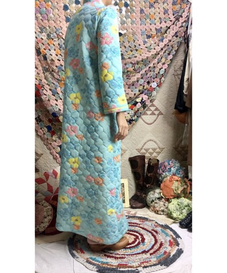 60-70's flower quilting robe