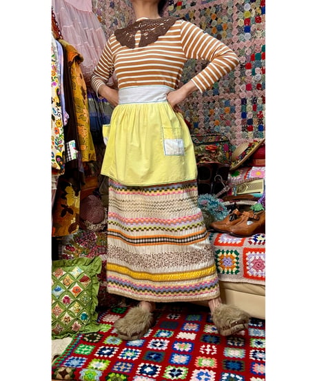 70s embroidered ribbon work skirt