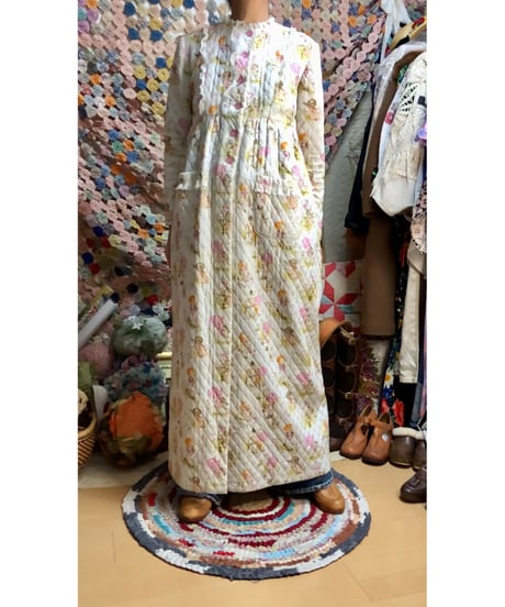 70s quilted sweet robe