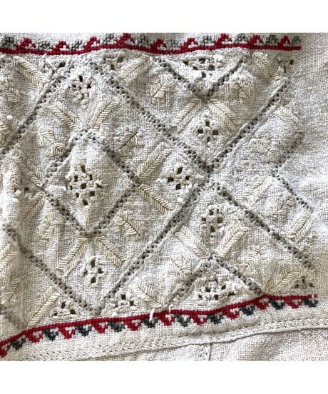 vintage ukrainian embroidered one-piece linen white