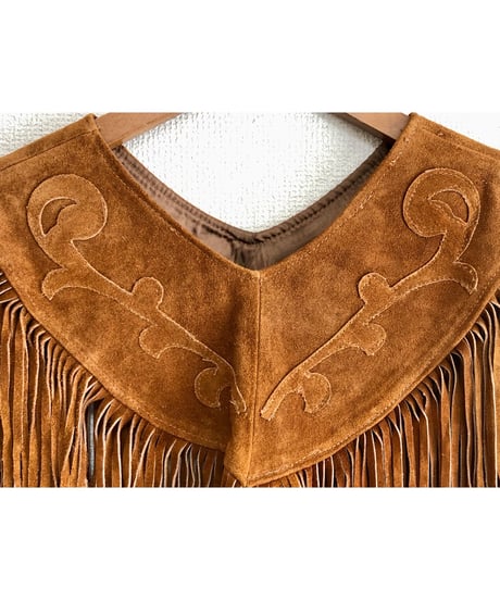 suède fringe collar