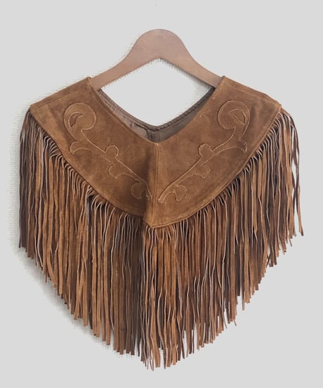 suède fringe collar