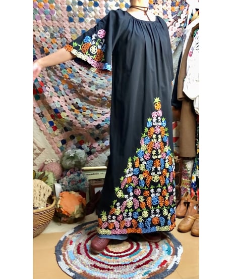 60s embroidered dress
