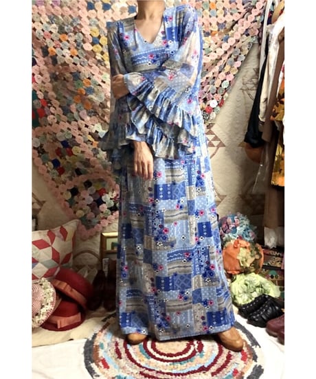 60's angel sleeve dress