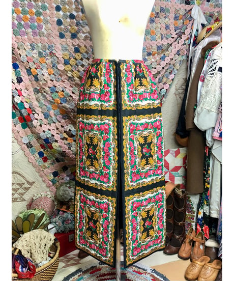 70s paisley and flower quilting skirt