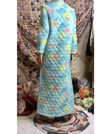 60-70's flower quilting robe