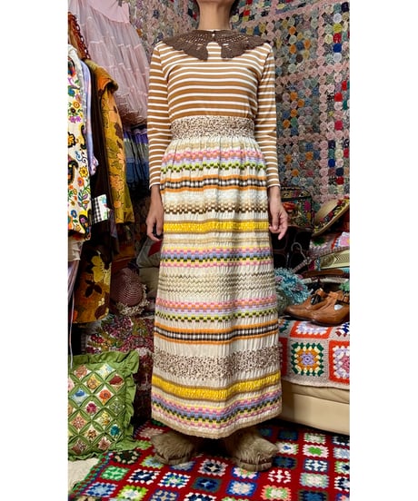70s embroidered ribbon work skirt