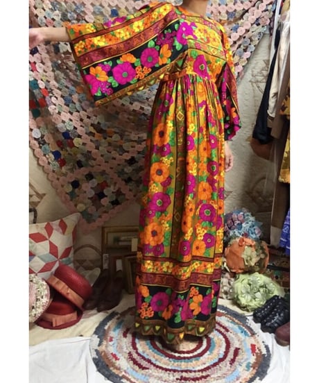 60-70's flower dress